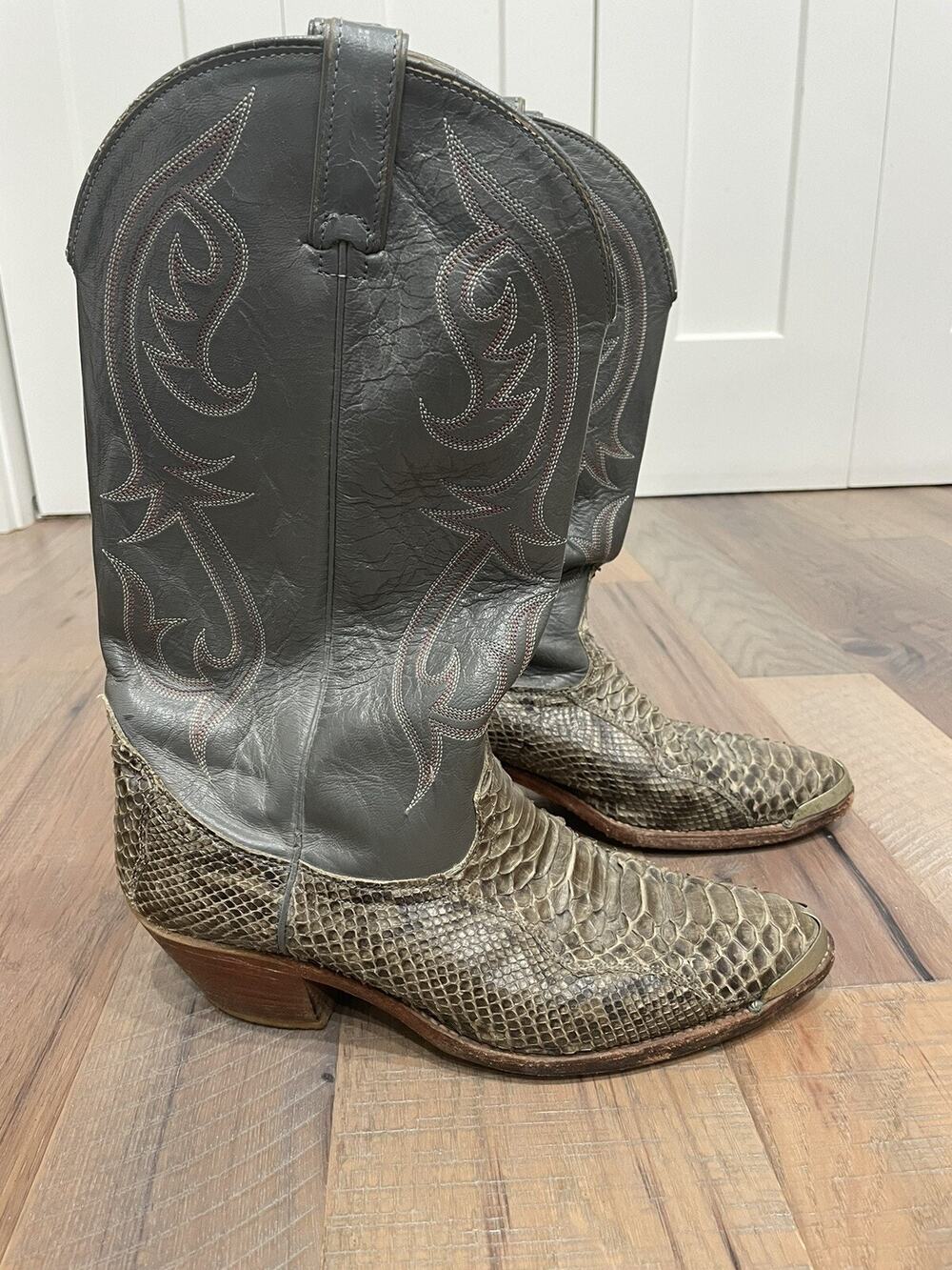 Dan Post Men's 10 Gray Snakeskin Leather Cowboy Boots Vintage Western